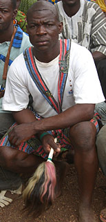 homme dagara de Dissen avec des bandeaux traditionnels