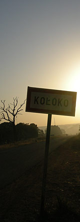 le jour se lève sur Koloko, poste frontière entre le Mali et le Burkina
