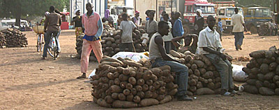 Guelwongo, à la frontière du Ghana est un haut de la contrebande