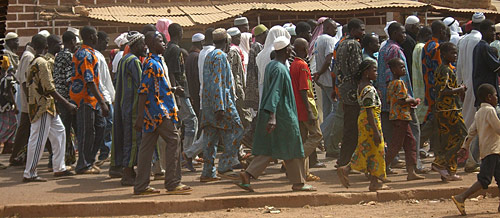 procession lors du retour d'un pélerin de la Mecque dans la ville de Dano